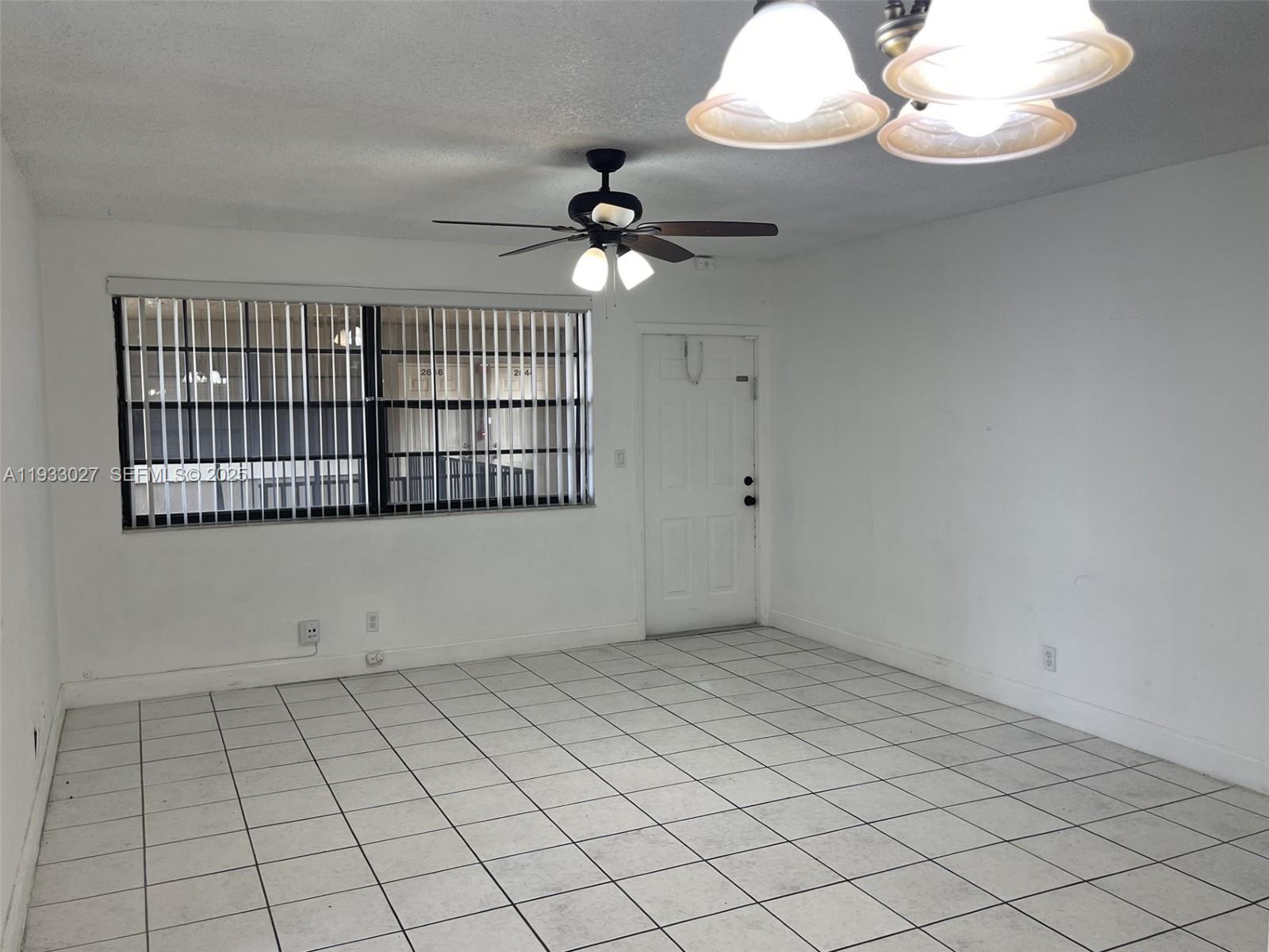 CORAL SPRINGS ESTATE TOWN - Residential Lease