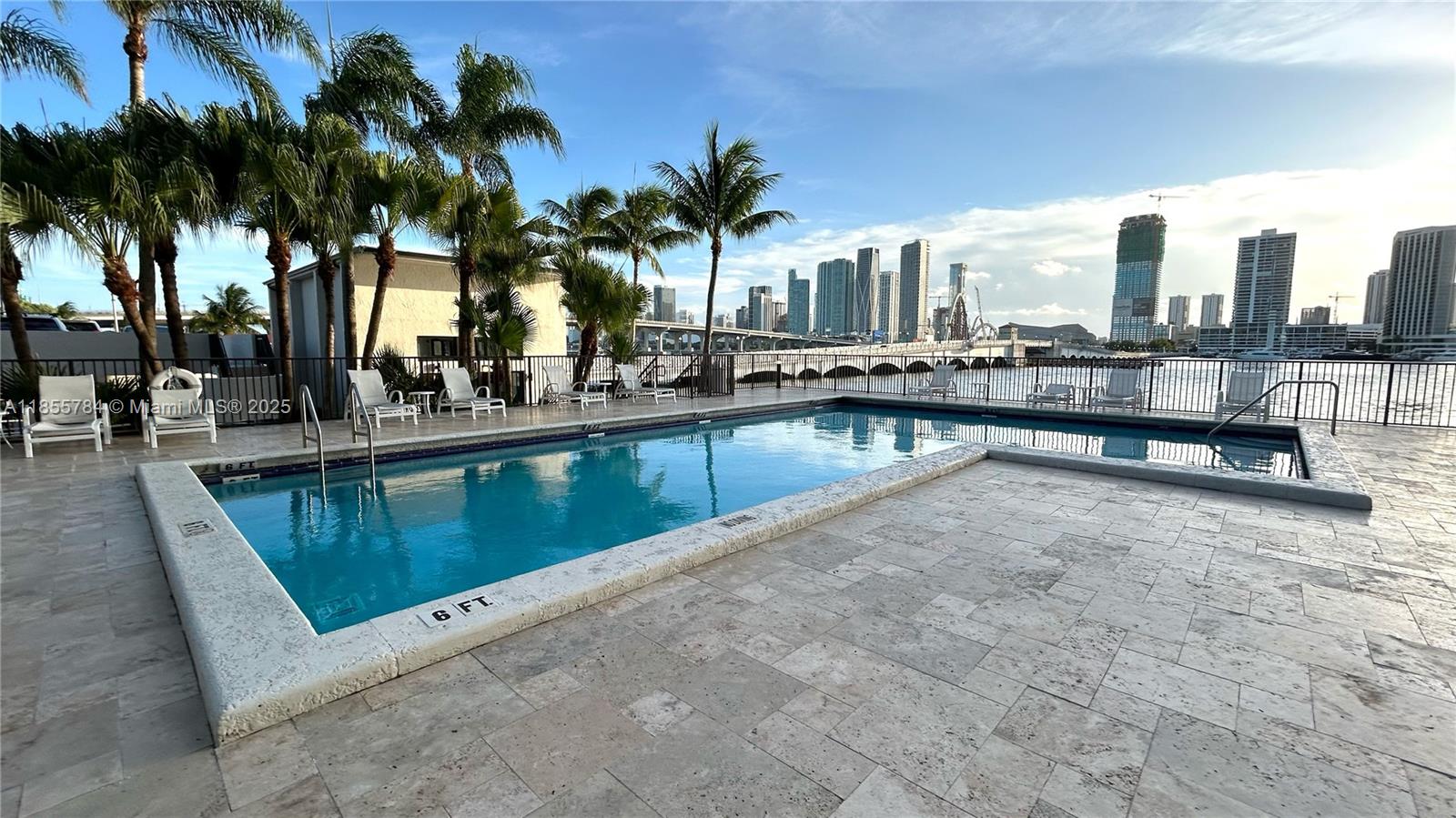 VENETIAN ISLE CONDO - Residential