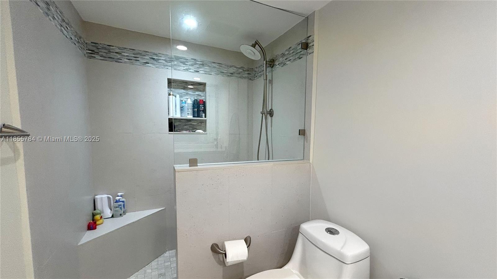 VENETIAN ISLE CONDO - Residential