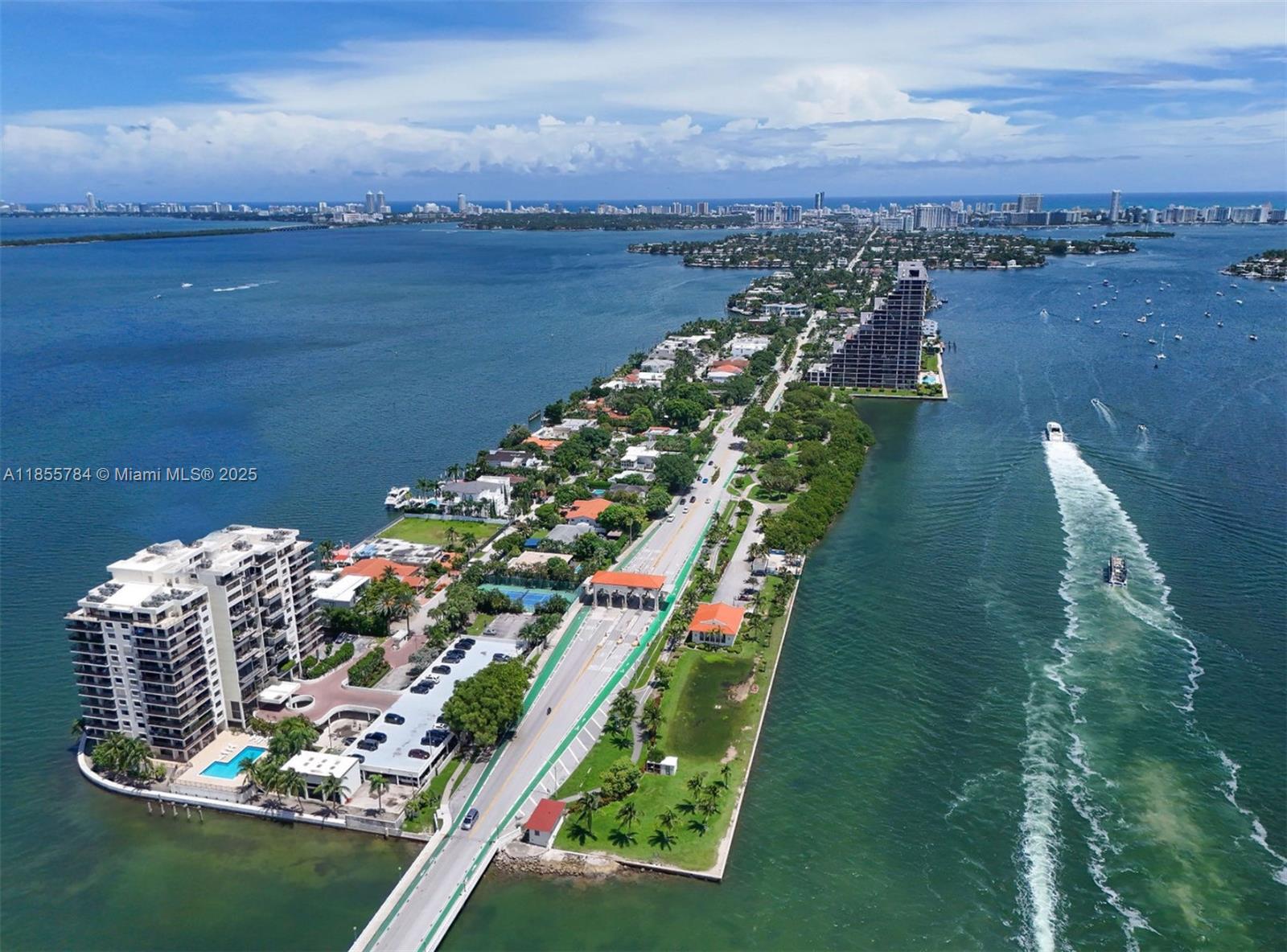 VENETIAN ISLE CONDO - Residential