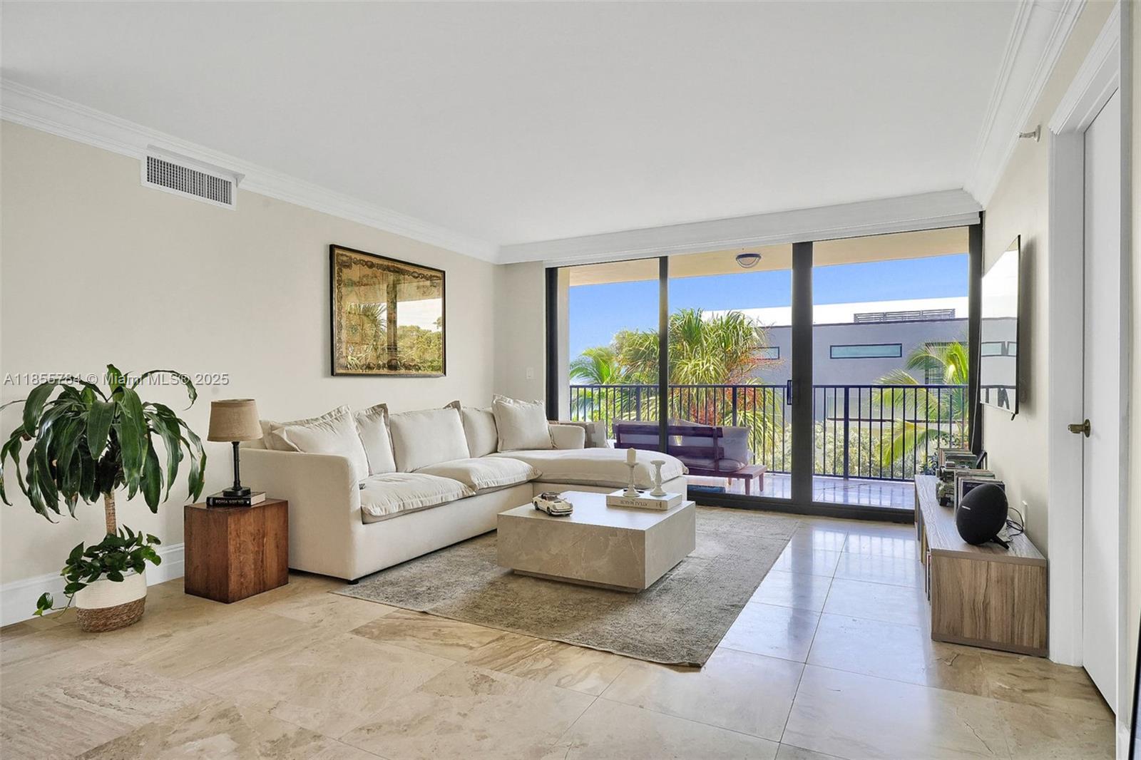 801 N Venetian Dr 201