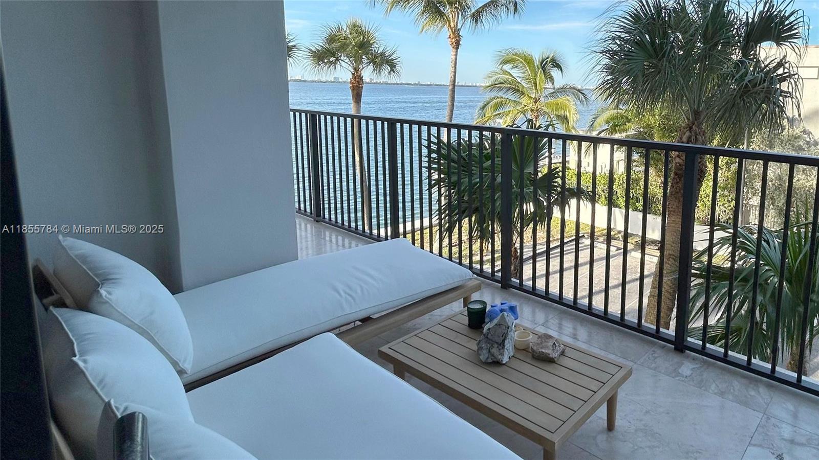 VENETIAN ISLE CONDO - Residential