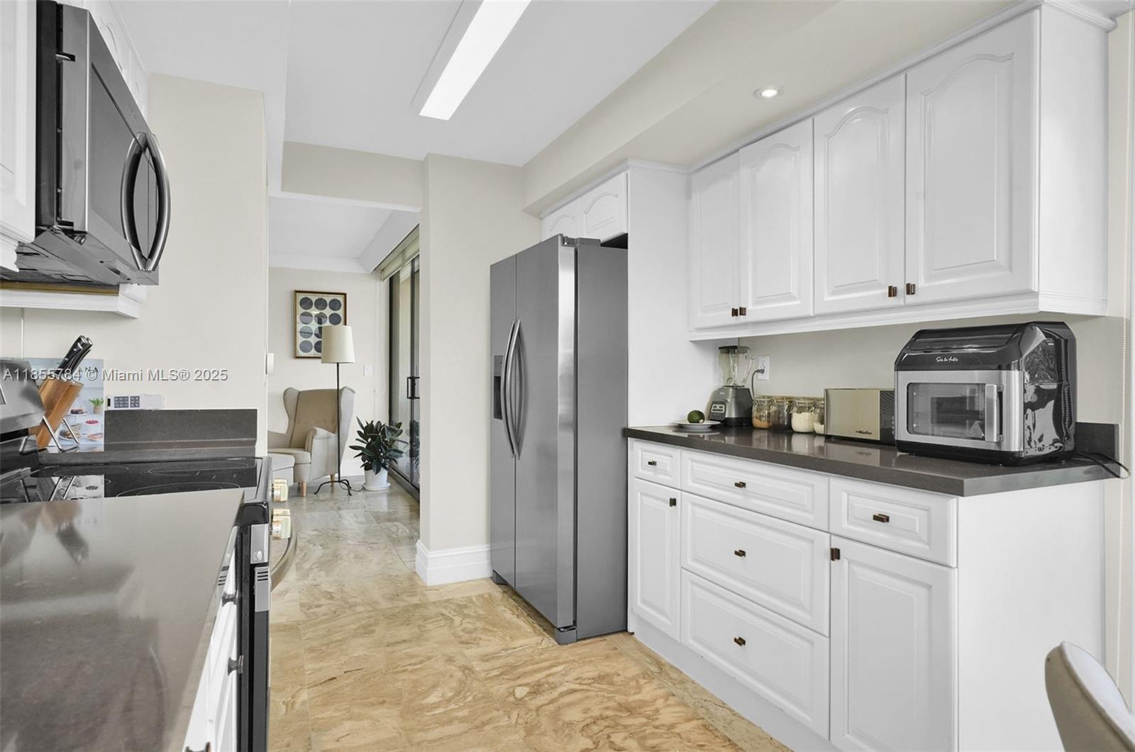 VENETIAN ISLE CONDO - Residential