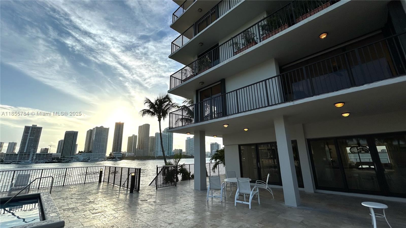 VENETIAN ISLE CONDO - Residential