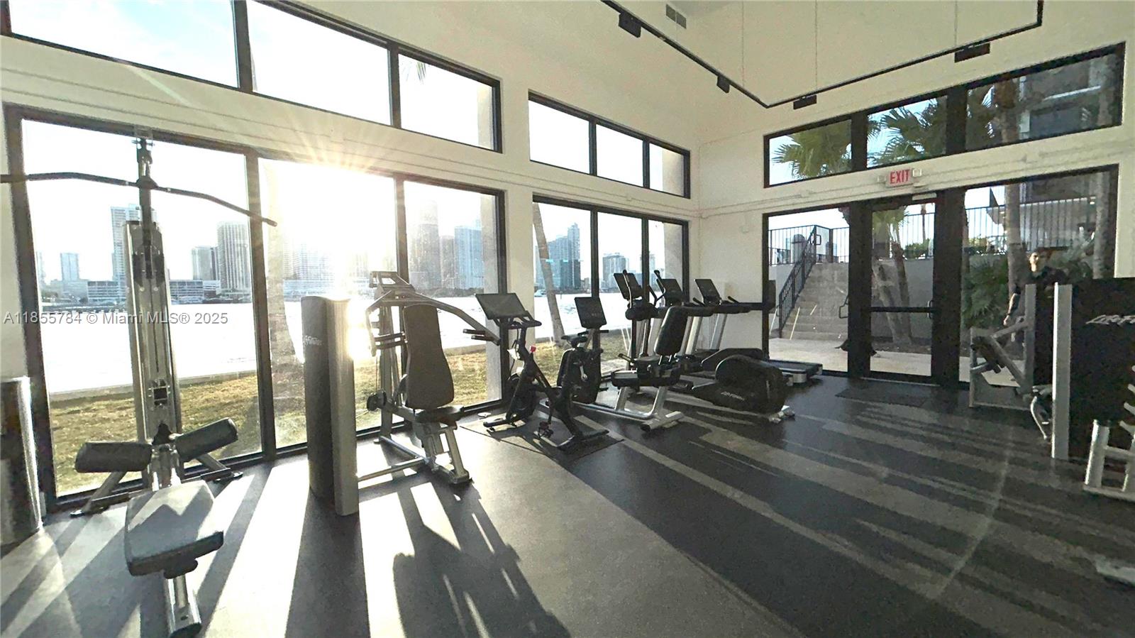 VENETIAN ISLE CONDO - Residential