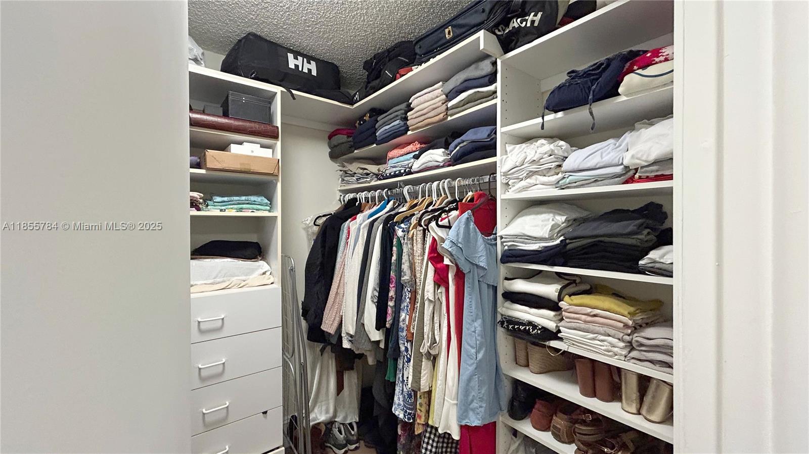 VENETIAN ISLE CONDO - Residential