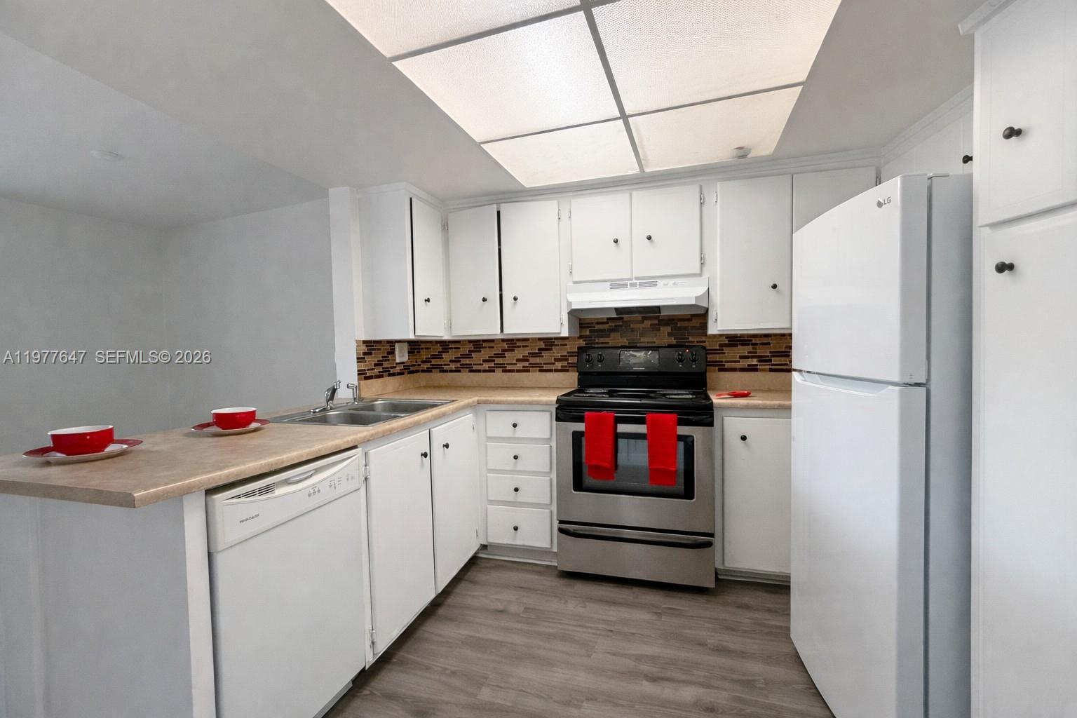 F & D SUB - Residential Lease