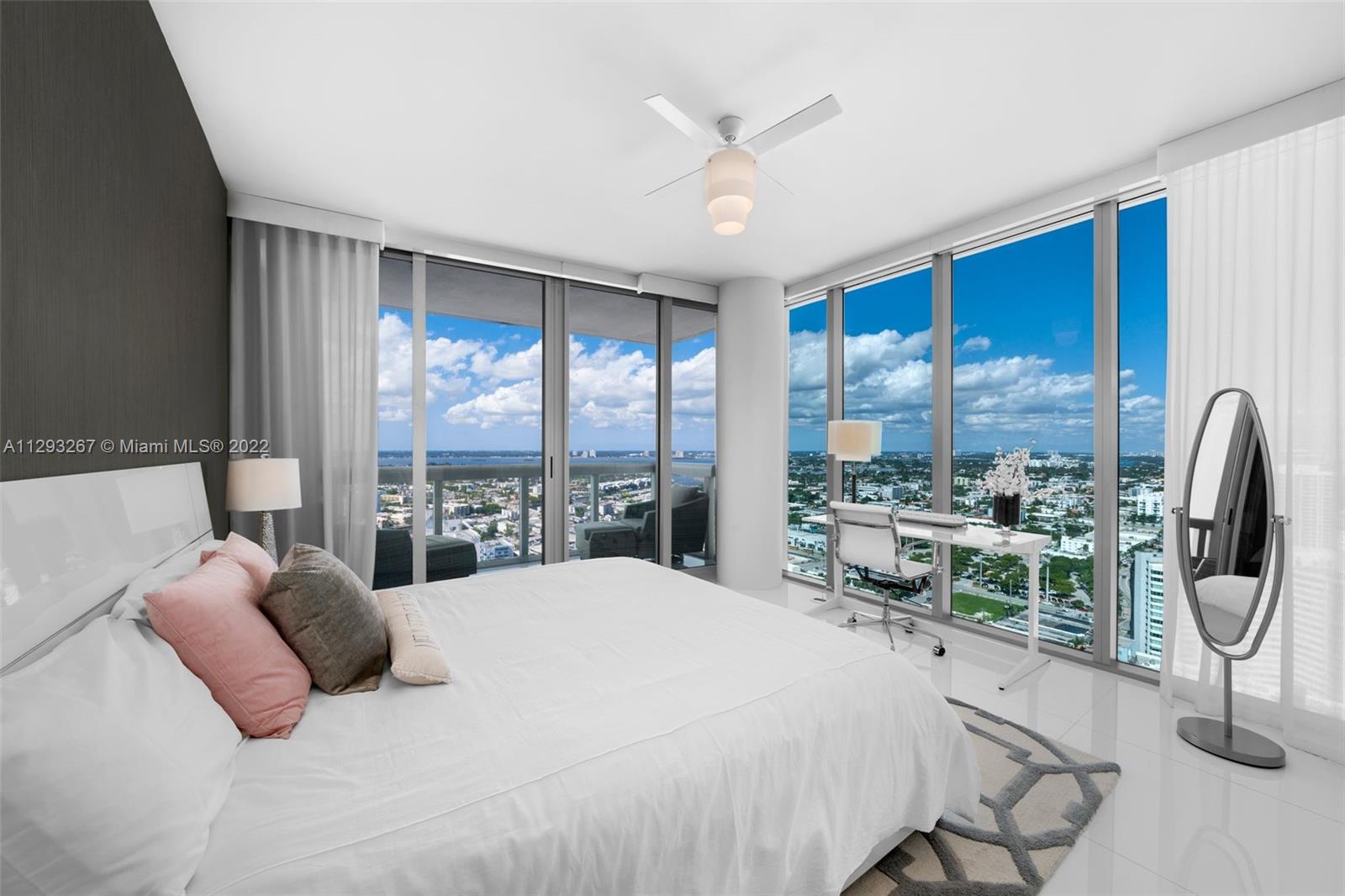 NORTH CARILLON BEACH COND - Residential