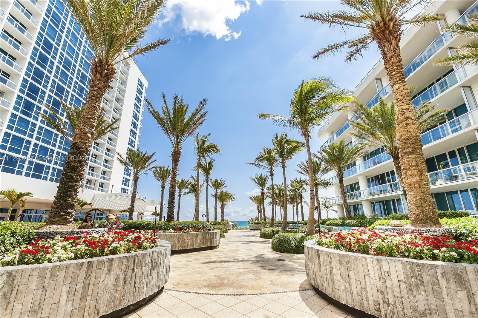 NORTH CARILLON BEACH COND - Residential