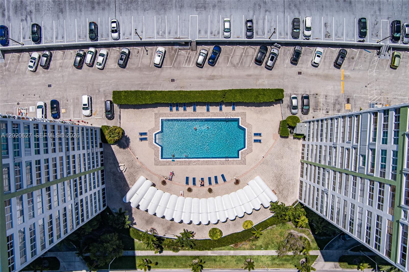 BAYVIEW TOWERS CONDO SOUT - Residential