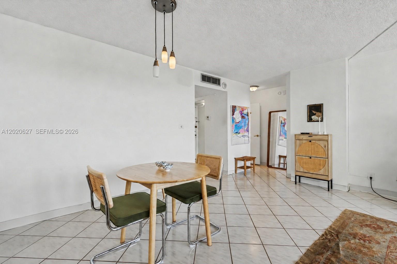 BAYVIEW TOWERS CONDO SOUT - Residential