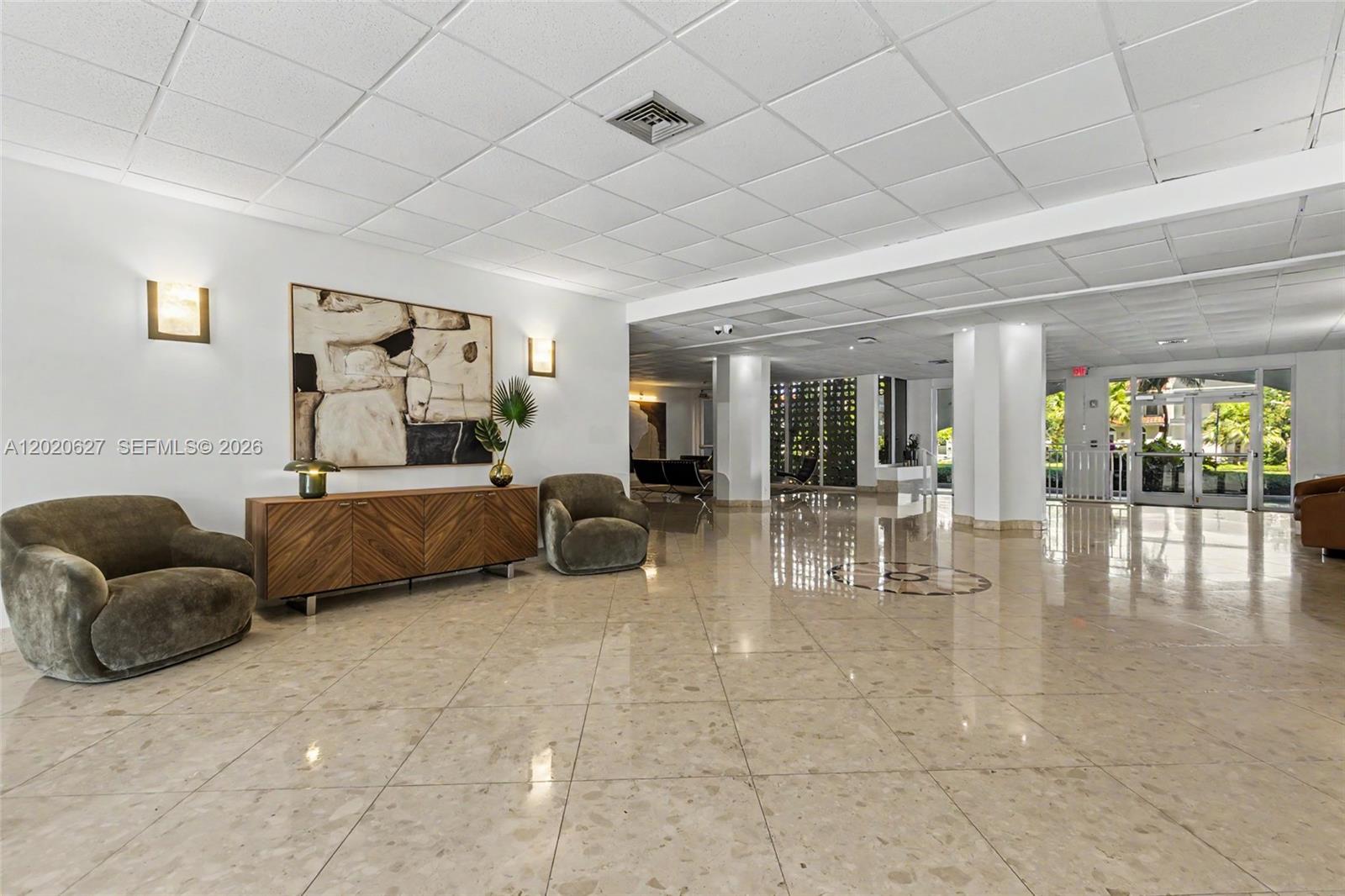 BAYVIEW TOWERS CONDO SOUT - Residential