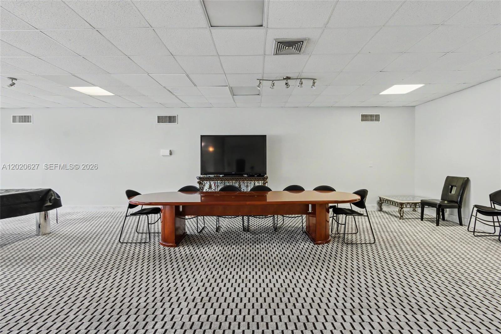 BAYVIEW TOWERS CONDO SOUT - Residential