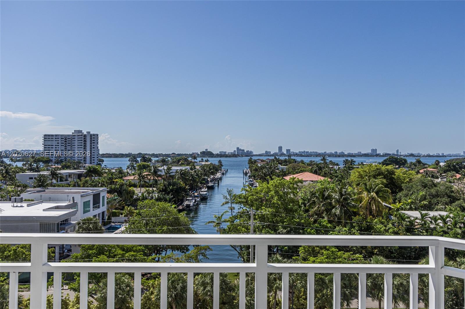 BAYVIEW TOWERS CONDO SOUT - Residential