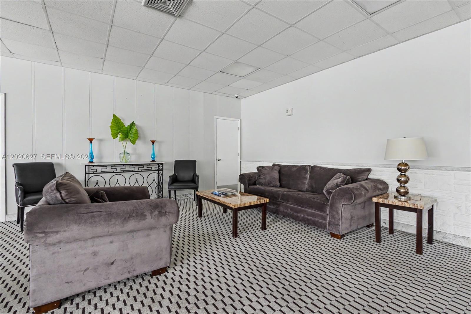 BAYVIEW TOWERS CONDO SOUT - Residential