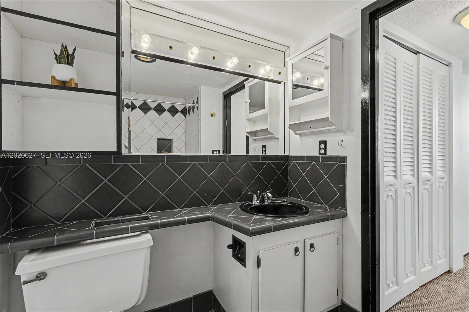 BAYVIEW TOWERS CONDO SOUT - Residential