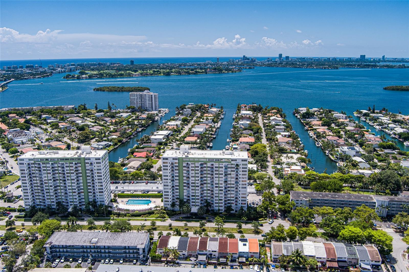 BAYVIEW TOWERS CONDO SOUT - Residential