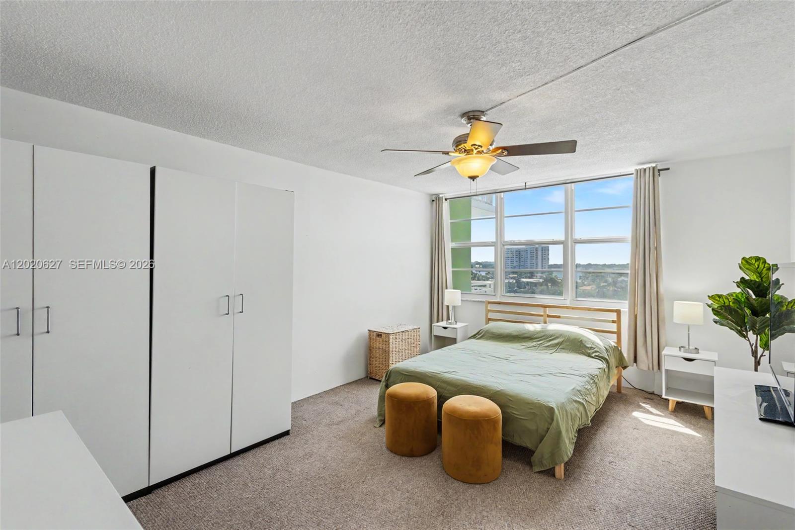 BAYVIEW TOWERS CONDO SOUT - Residential
