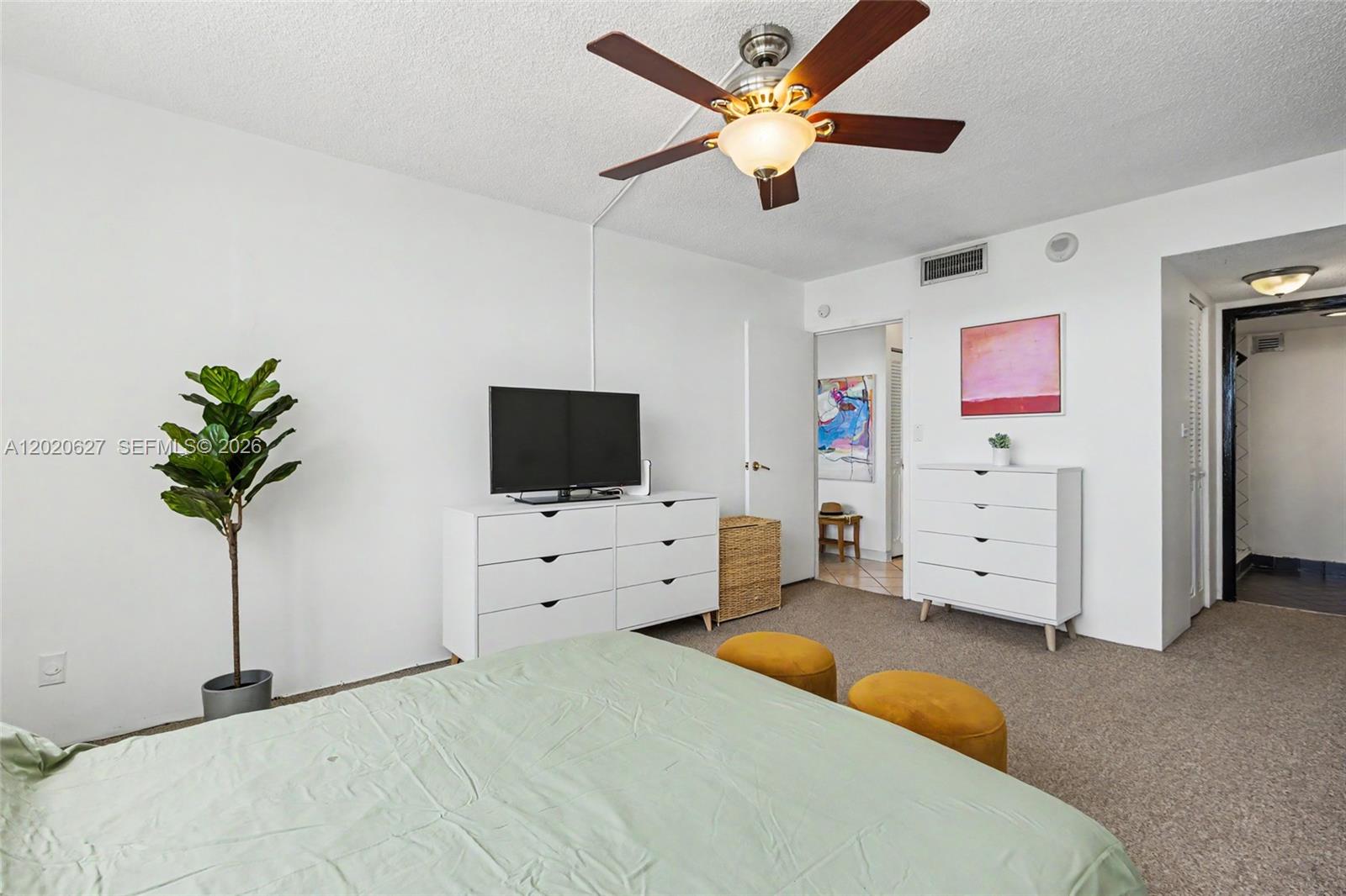 BAYVIEW TOWERS CONDO SOUT - Residential