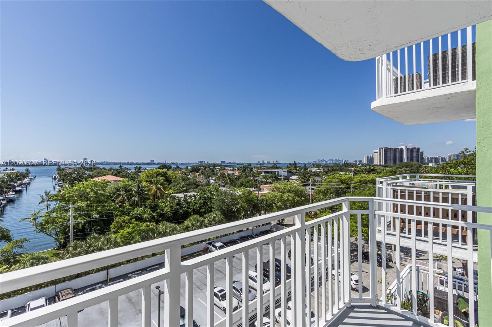 BAYVIEW TOWERS CONDO SOUT - Residential