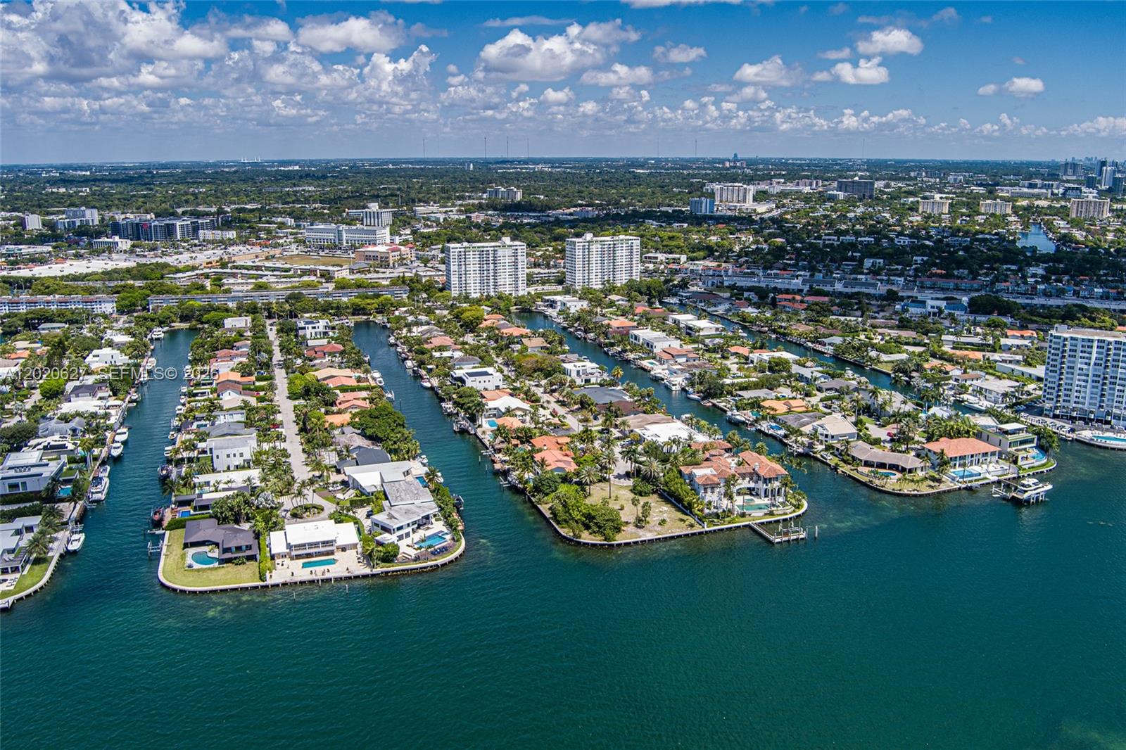 BAYVIEW TOWERS CONDO SOUT - Residential