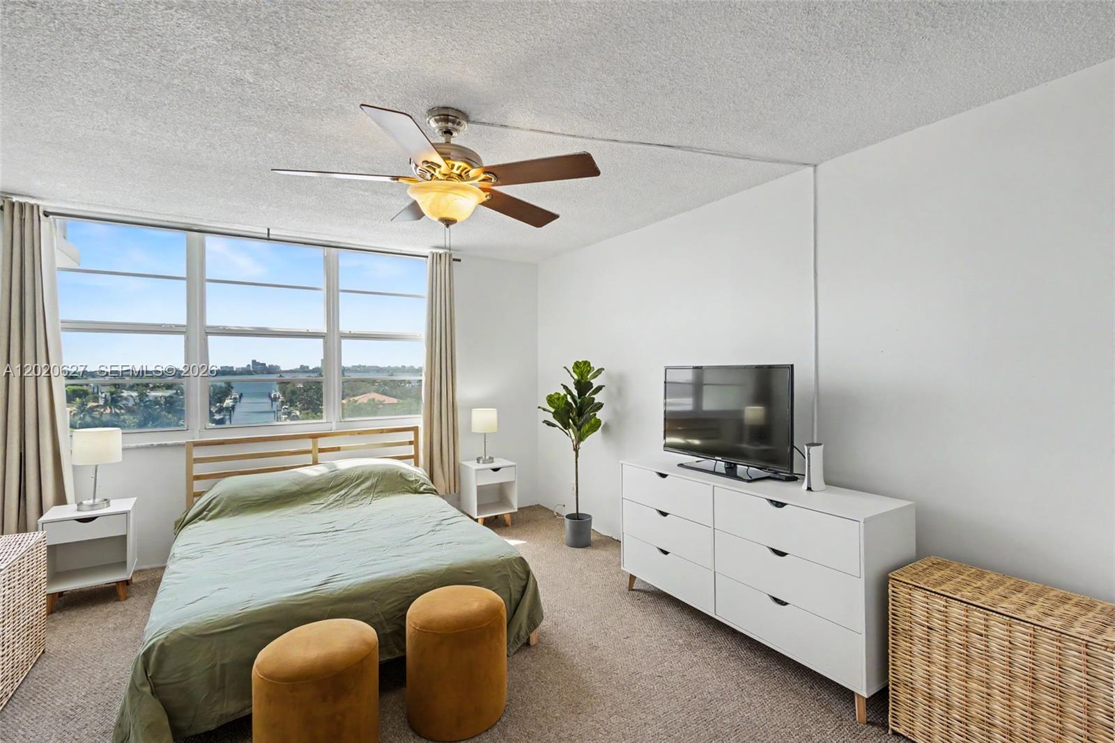 BAYVIEW TOWERS CONDO SOUT - Residential