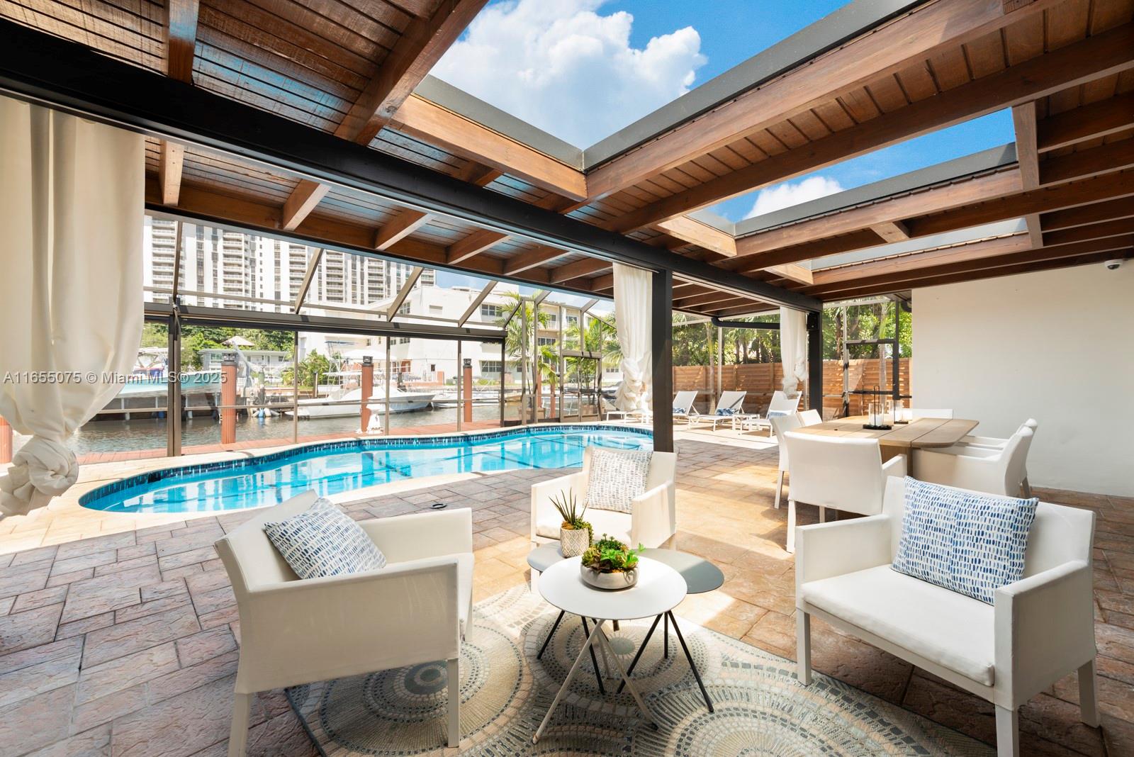 RIVER BAY PARK ADDN - Residential