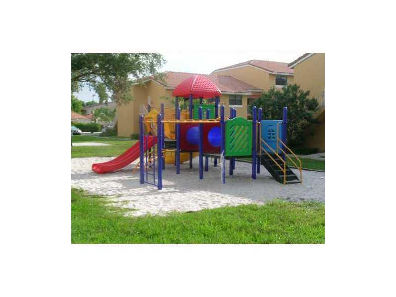 THE COURTS AT KENDALL - Residential Lease