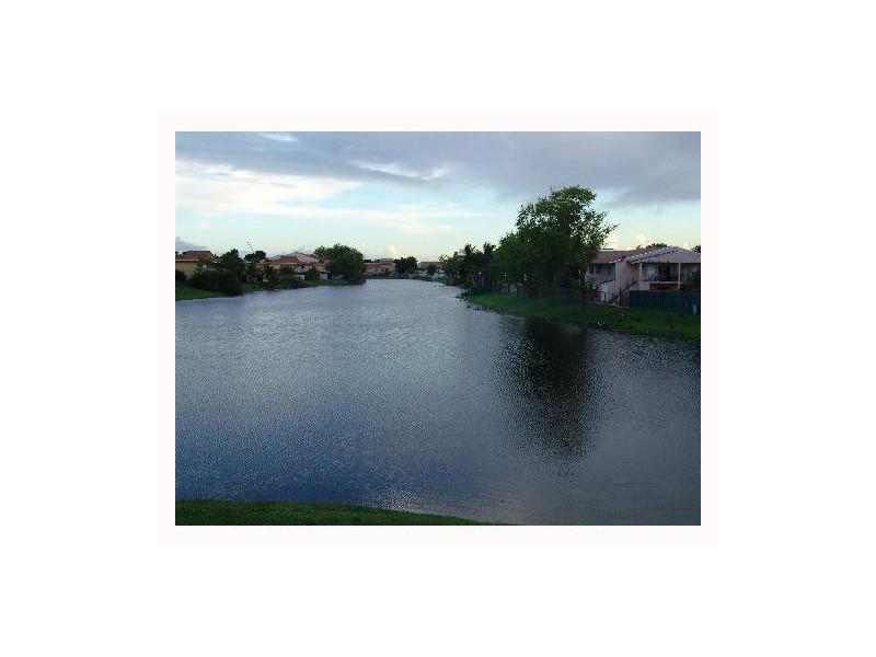 THE COURTS AT KENDALL - Residential Lease