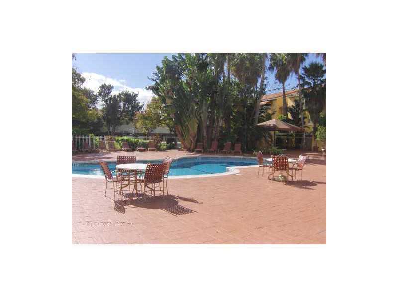 THE COURTS AT KENDALL - Residential Lease