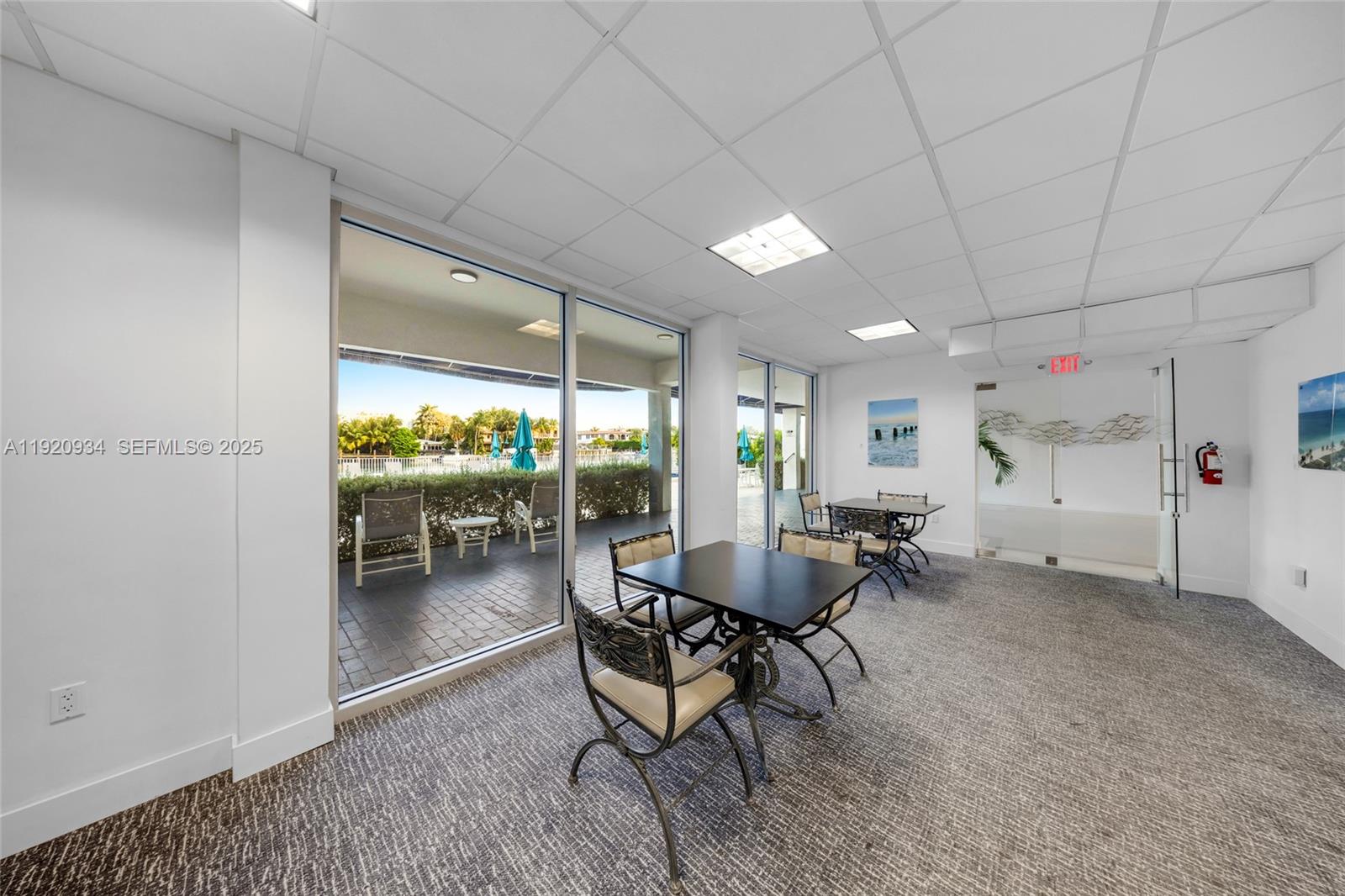 LONDON TOWERS CONDO - Residential