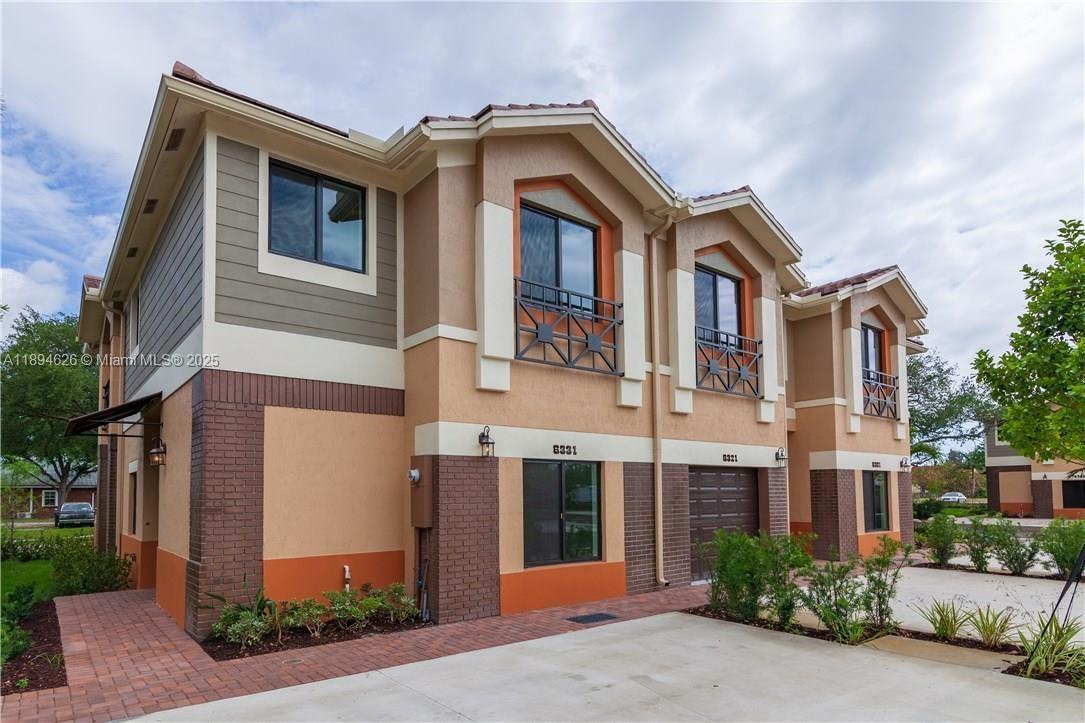 DAVIE JUNCTION - Residential Lease