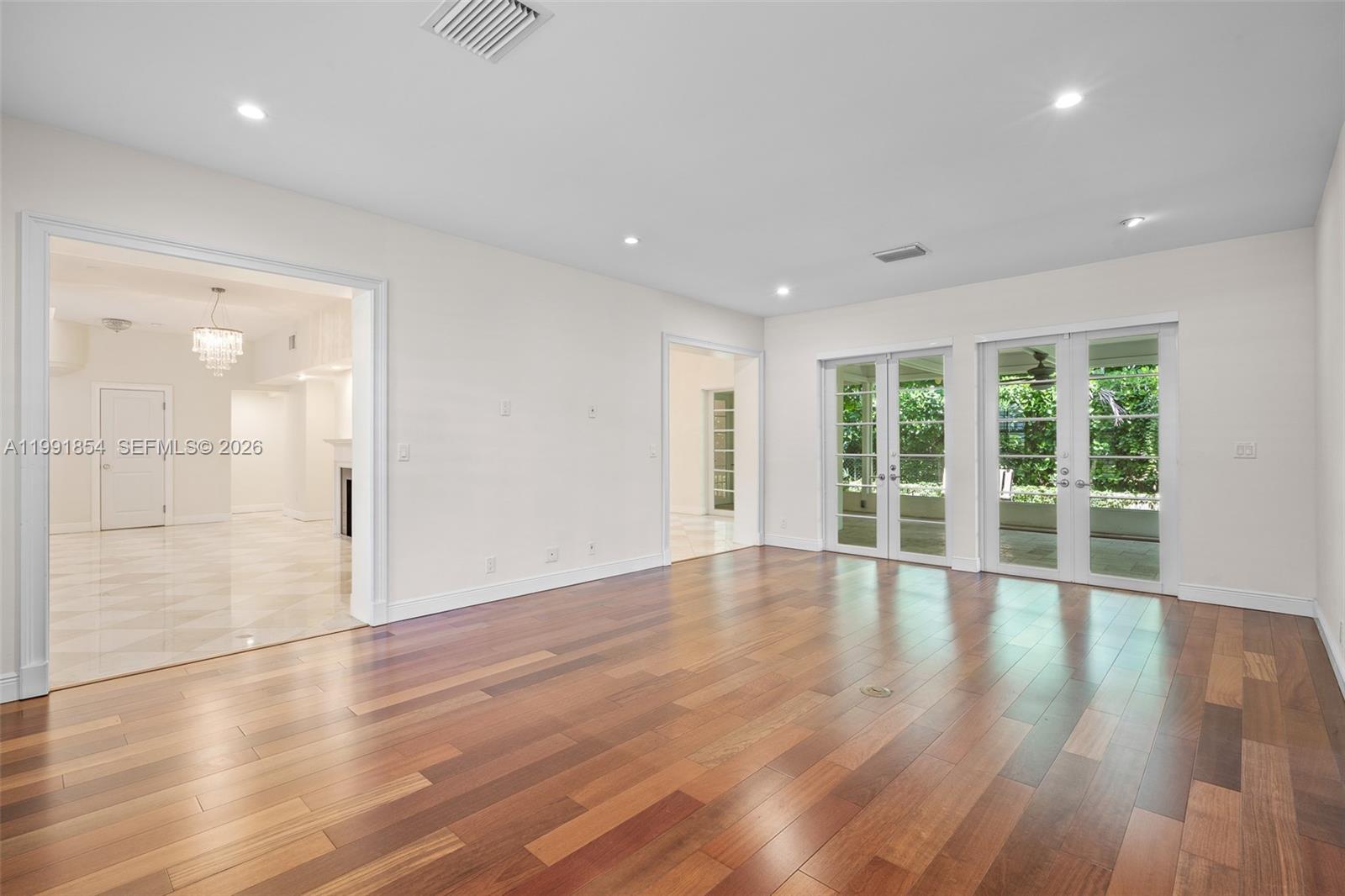 CORAL GABLES C C SEC 3 - Residential