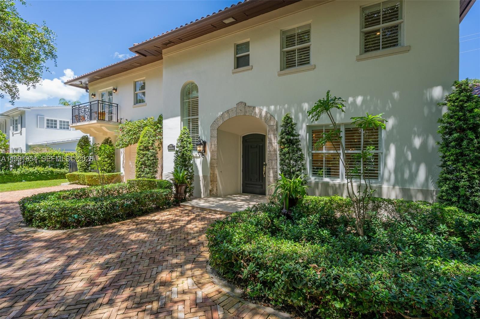 CORAL GABLES C C SEC 3 - Residential