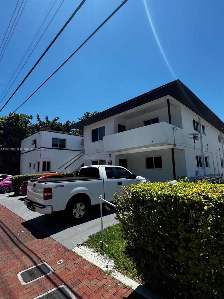 LAWRENCE ESTATES LAND COS - Residential Lease