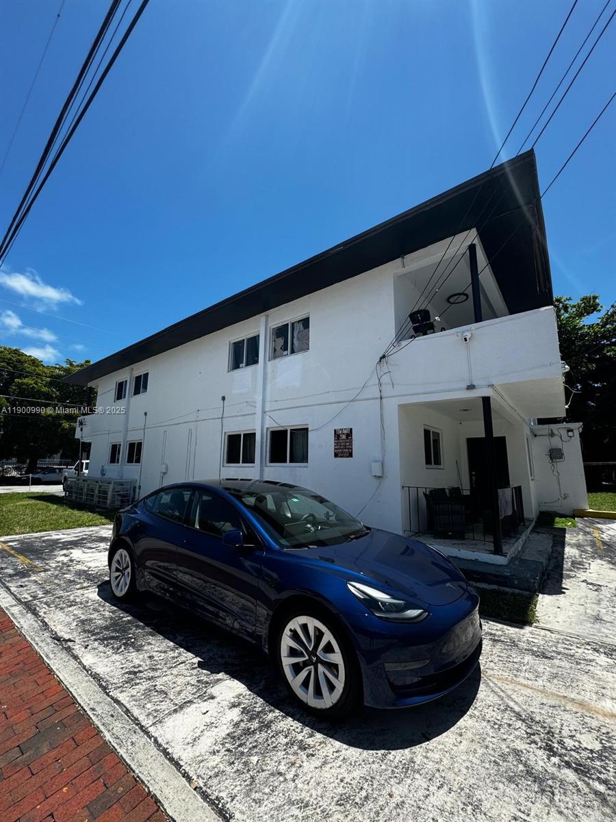 LAWRENCE ESTATES LAND COS - Residential Lease