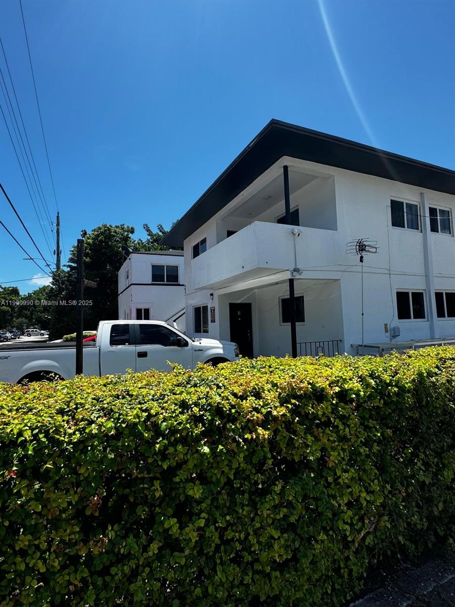 LAWRENCE ESTATES LAND COS - Residential Lease