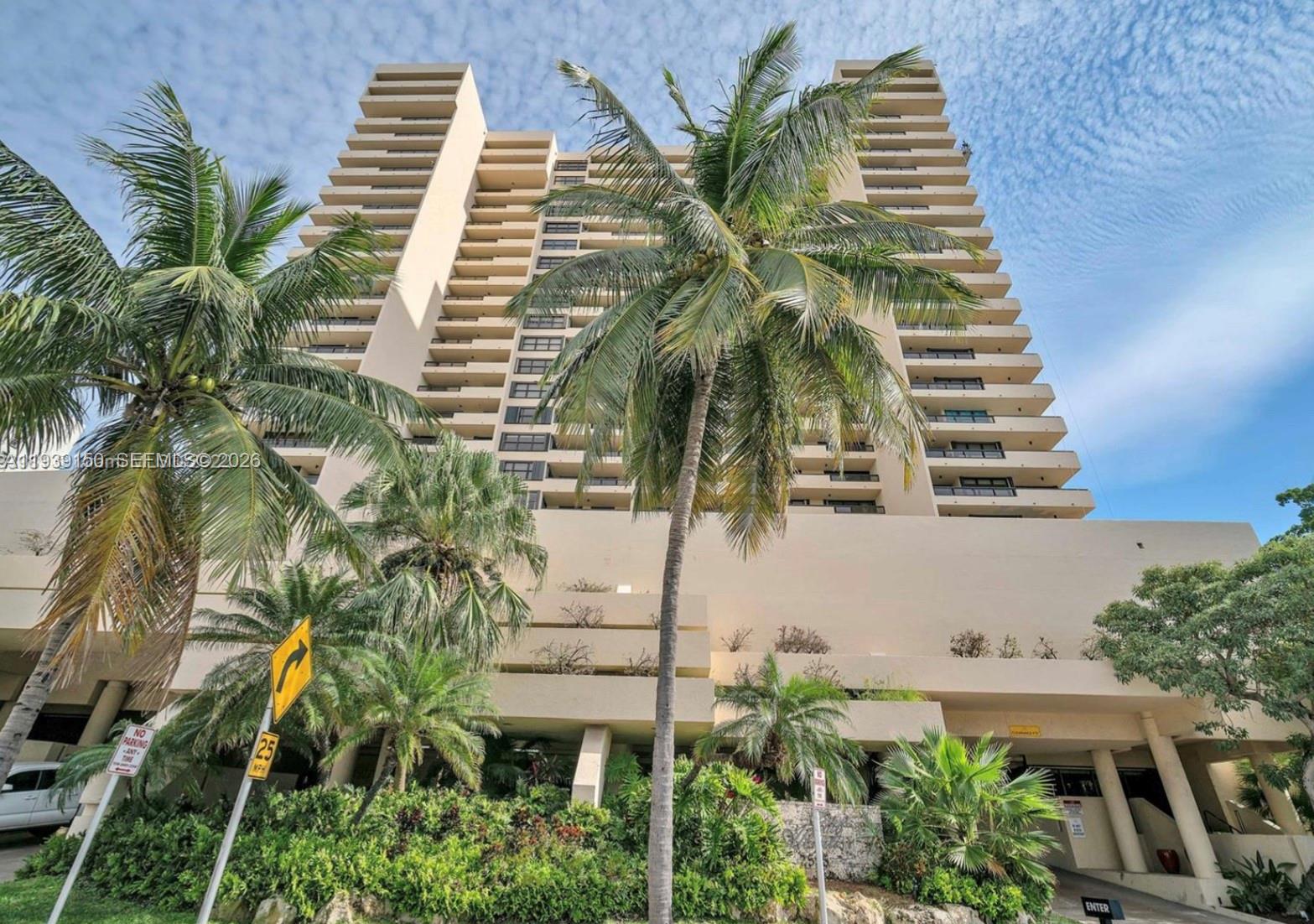 2555 Collins Ave 1504