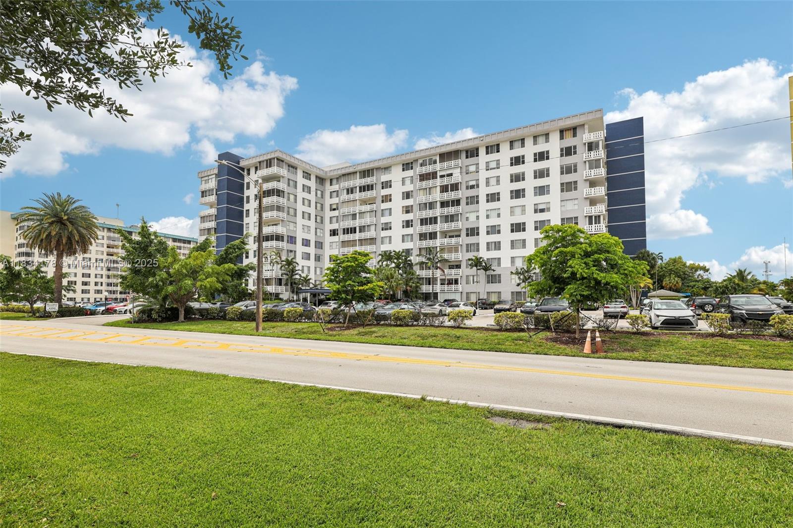 HILLCREST EAST NO 22 COND - Residential