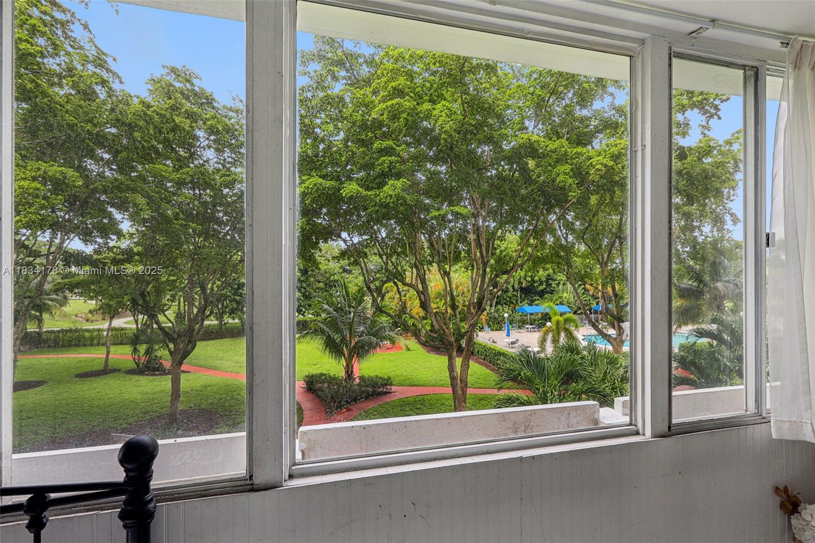 HILLCREST EAST NO 22 COND - Residential