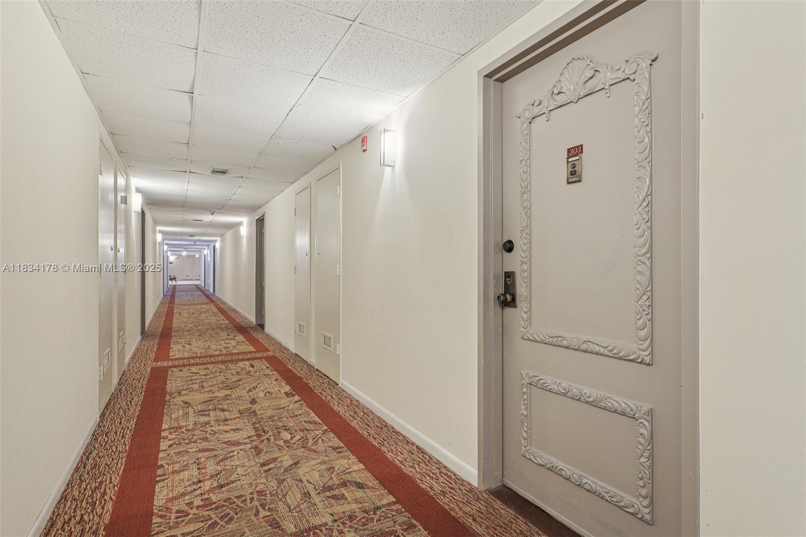 4350 Hillcrest Dr 303