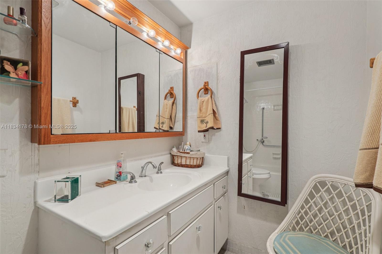 HILLCREST EAST NO 22 COND - Residential