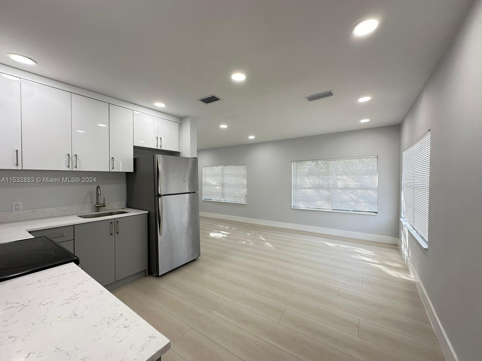 LAWRENCE ESTATE EAST ADDN - Residential Income