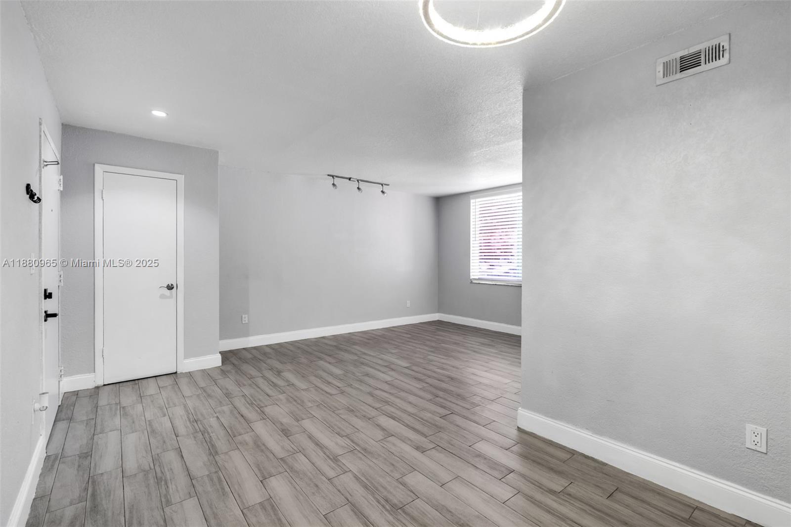 CAMBRIDGE CONDO - Residential Lease
