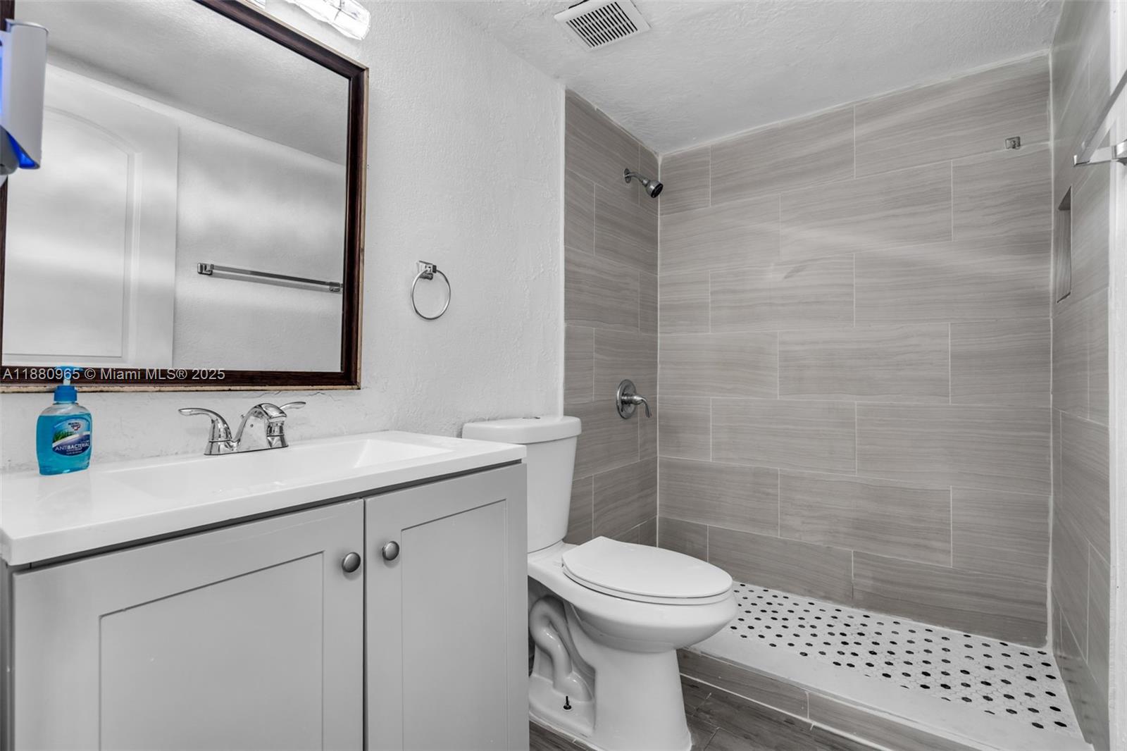CAMBRIDGE CONDO - Residential Lease