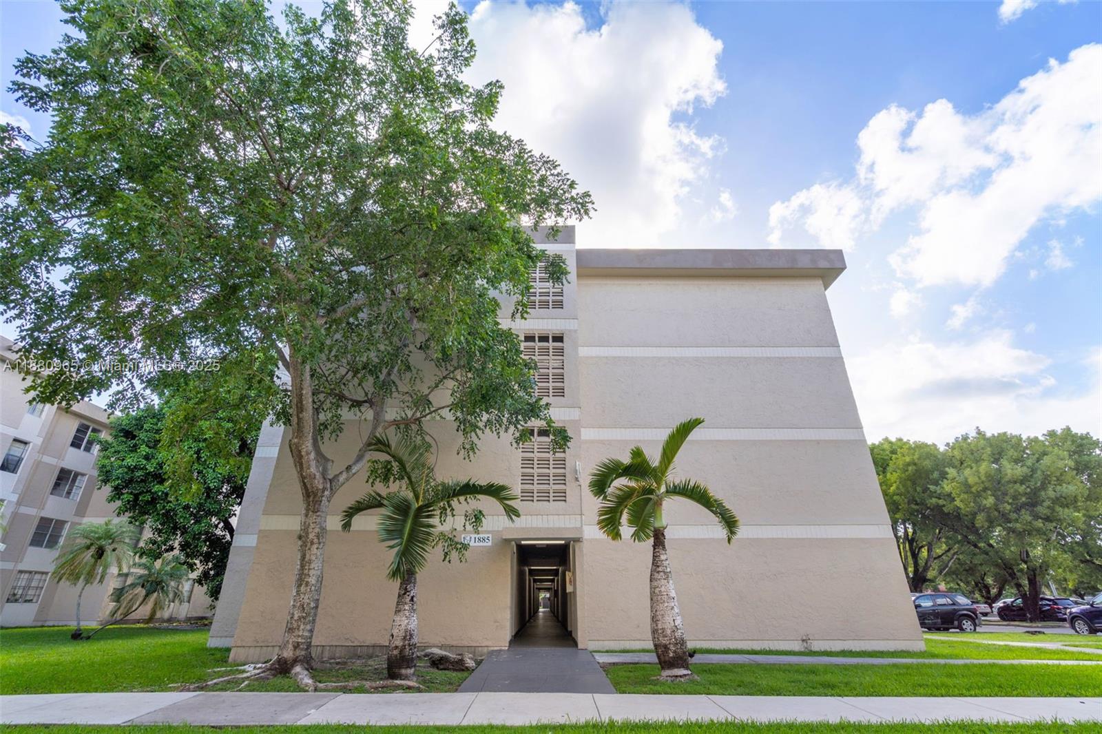 CAMBRIDGE CONDO - Residential Lease