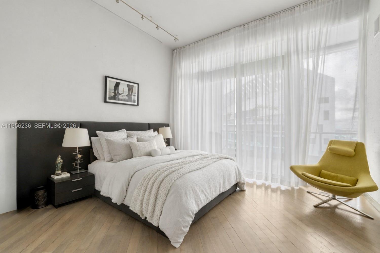 JADE RESIDENCES AT BRICKE - Residential