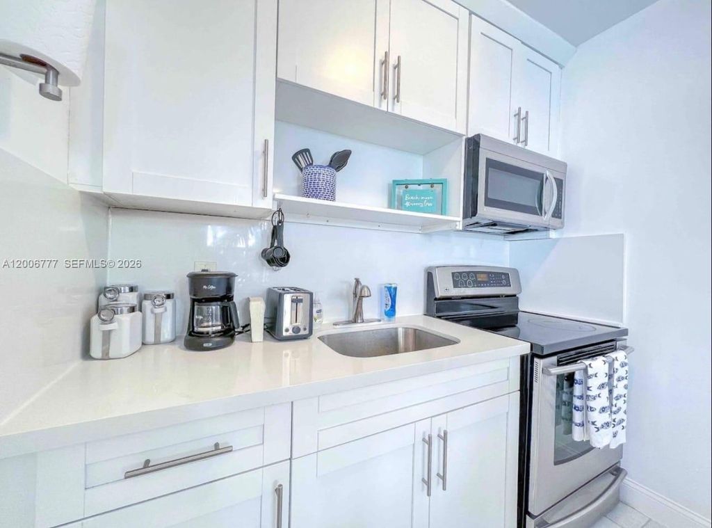 Photo of 326 Wilson St #205, Hollywood, FL 33019 (MLS # A12006777)