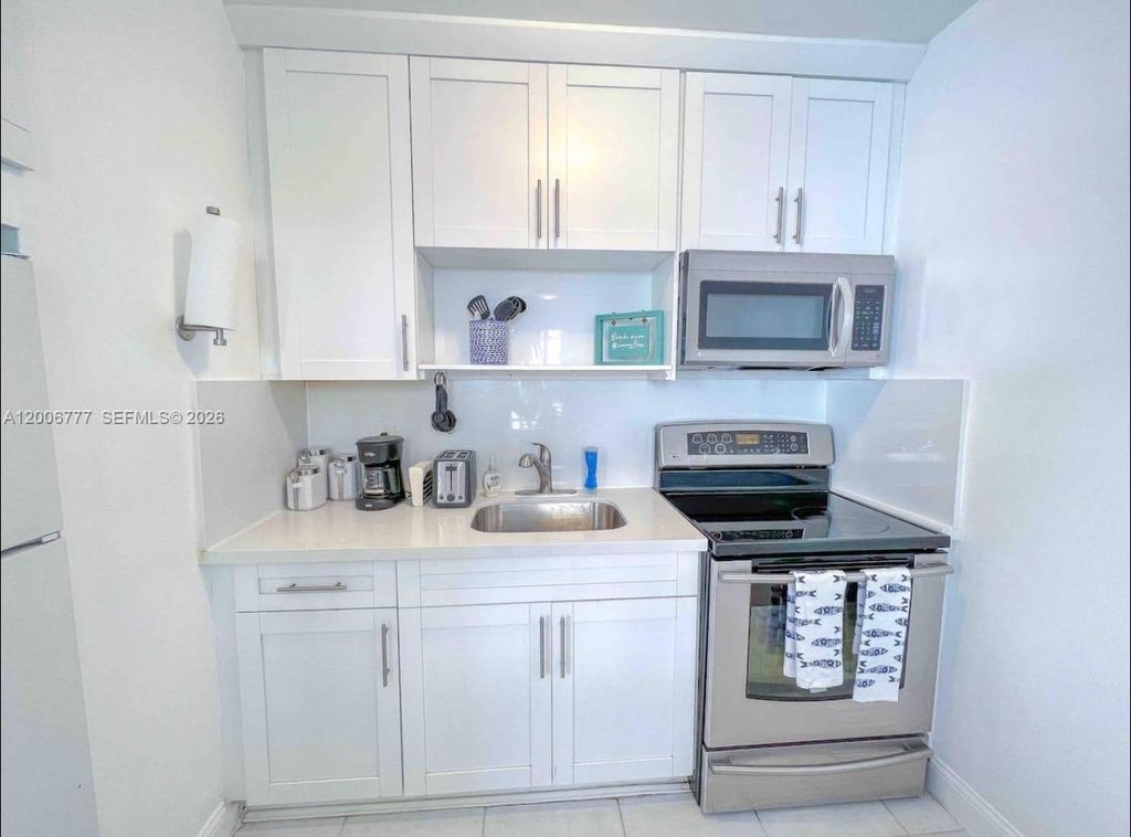 Photo of 326 Wilson St #205, Hollywood, FL 33019 (MLS # A12006777)