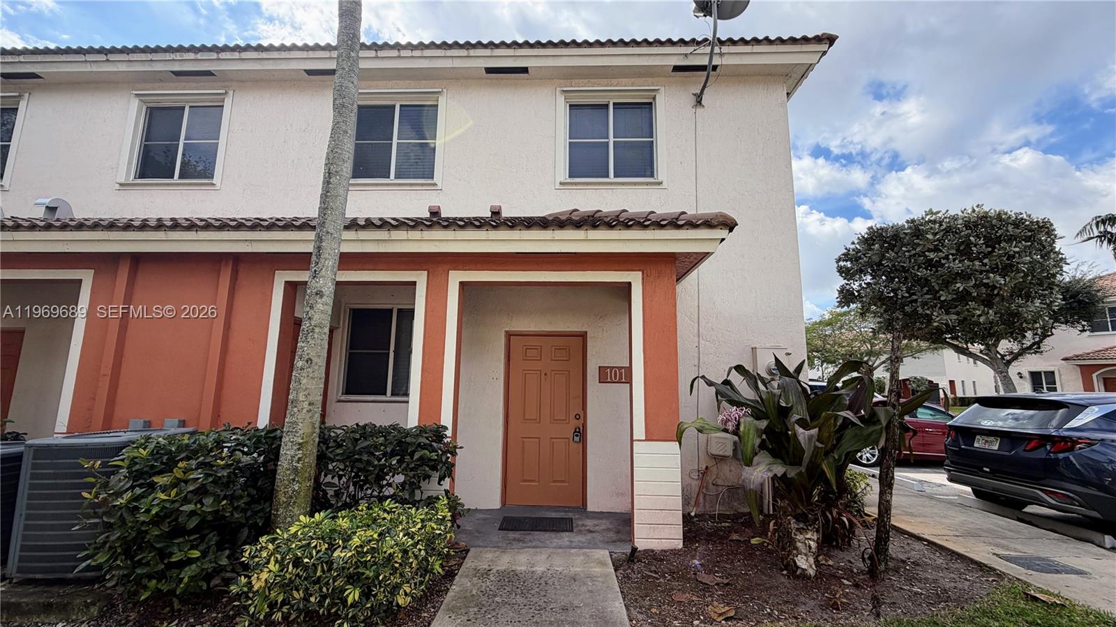 SOLABELLA CONDO - Residential Lease